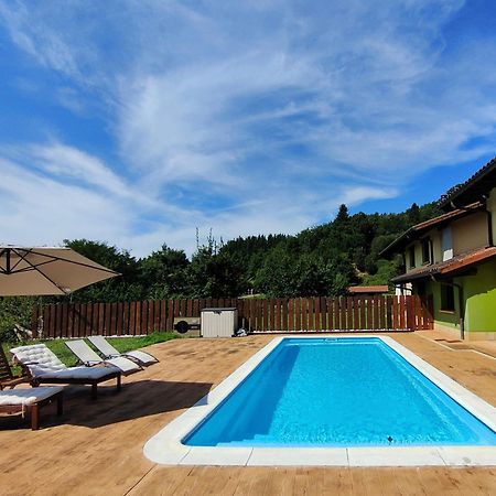 Chalet Con Piscina Climatizada En La Naturaleza Areatza Buitenkant foto