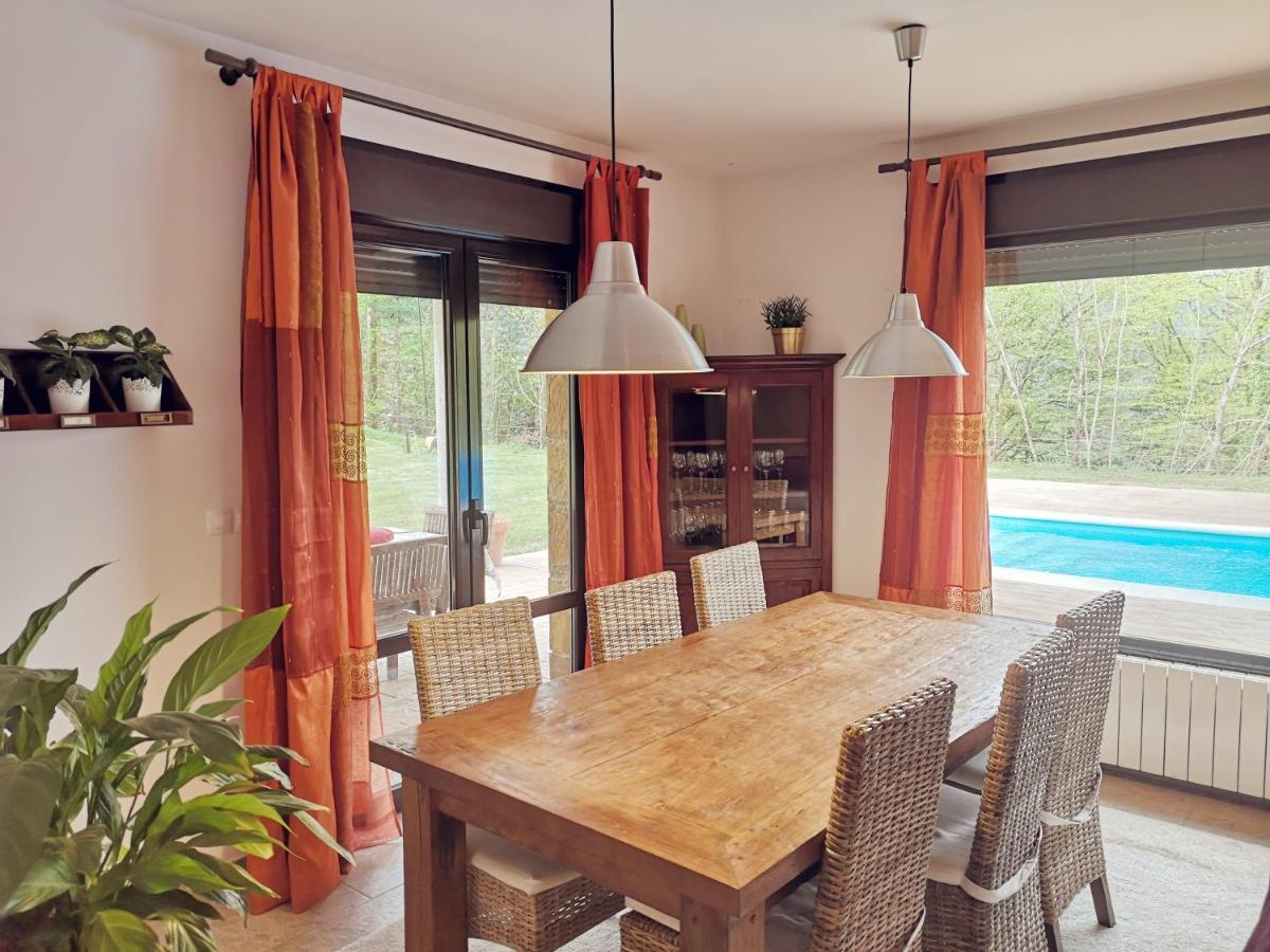 Chalet Con Piscina Climatizada En La Naturaleza Areatza Buitenkant foto