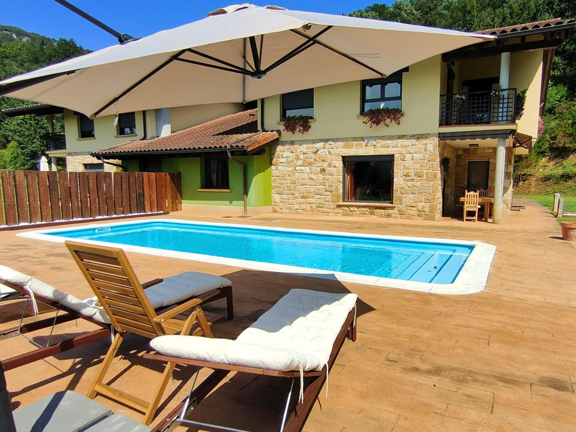 Chalet Con Piscina Climatizada En La Naturaleza Areatza Buitenkant foto