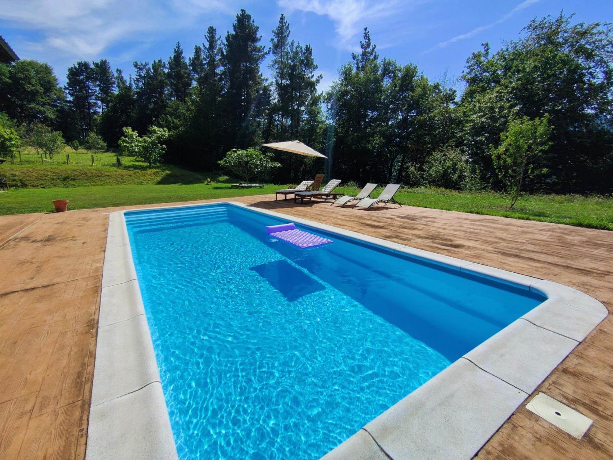 Chalet Con Piscina Climatizada En La Naturaleza Areatza Buitenkant foto